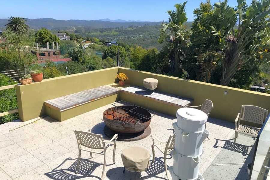4 Bedroom Property for Sale in Heuwelkruin Western Cape
